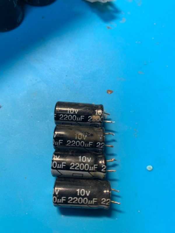 Конденсаторы 10 v