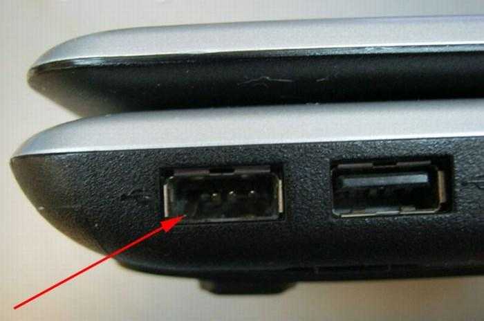 Поврежденный разъём USB